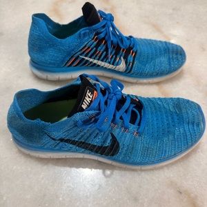 Nike 831069-305 Free RN Flyknit